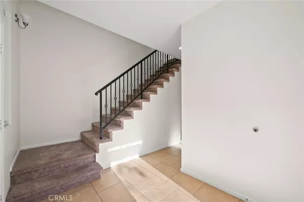 Agoura Hills, CA 91301,5310 Colodny DR #5