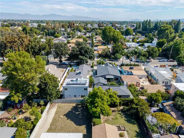 Reseda, CA 91335,6837 Yolanda AVE