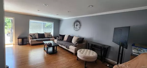 Rancho Cascades, CA 91342,15980 Filbert