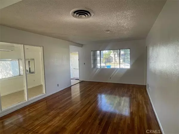 Winnetka, CA 91306,20514 Gault ST