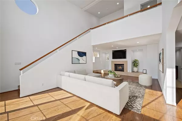 Los Angeles, CA 90069,8246 Woodshill TRL