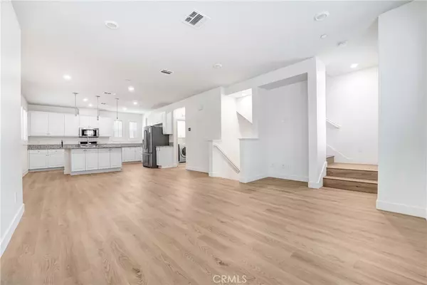 Van Nuys, CA 91405,7209 N Chestnut