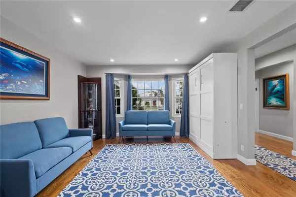 Burbank, CA 91505,1903 N Screenland