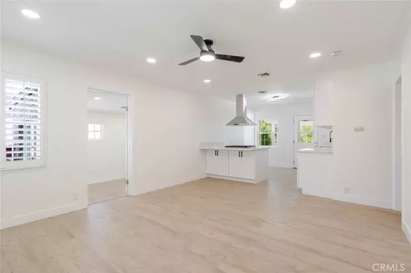 Panorama City, CA 91402,8108 Lemona AVE