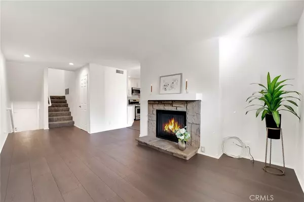 Agoura Hills, CA 91301,29623 Strawberry Hill