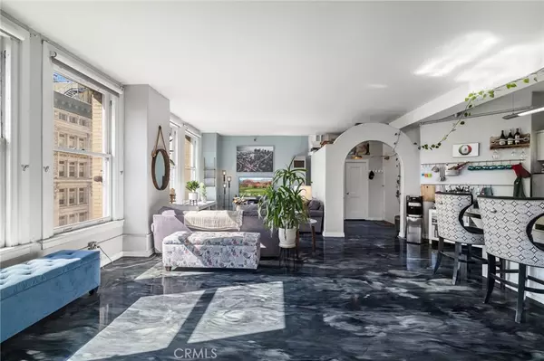 Los Angeles, CA 90014,215 W 7th ST #1008