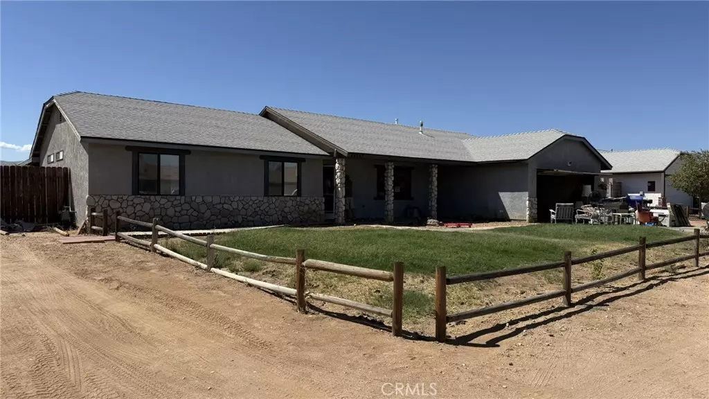 22557 Ojai RD, Apple Valley, CA 92308