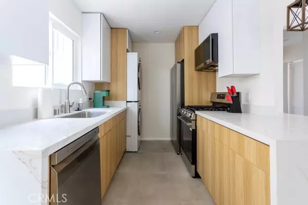 Los Angeles, CA 90066,12422 Pacific AVE #3