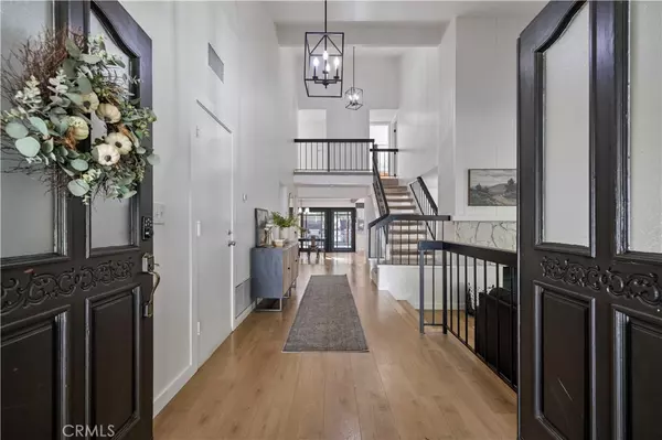 Valencia, CA 91355,25457 Via Macarena