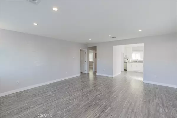 Van Nuys, CA 91405,6848 Willis AVE