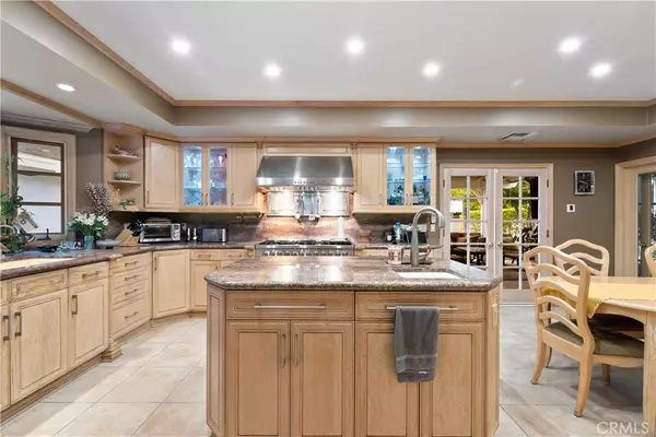 Woodland Hills, CA 91367,6021 County Oak