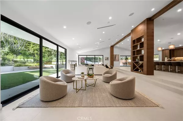 Encino, CA 91436,16105 Clear Oak DR