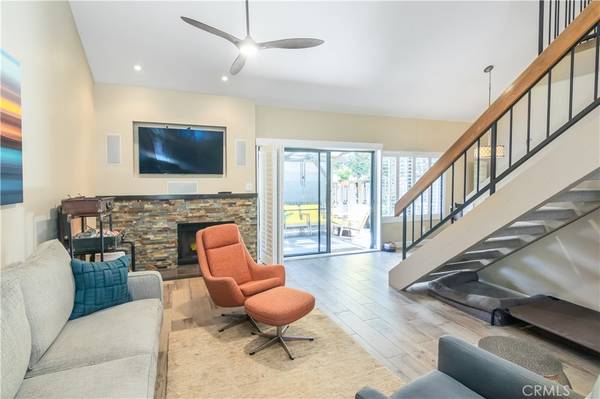 Newhall, CA 91321,24831 Apple Street #B