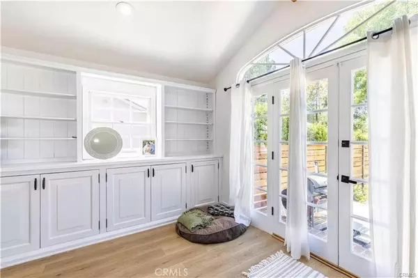 Woodland Hills, CA 91367,22853 Dolorosa ST