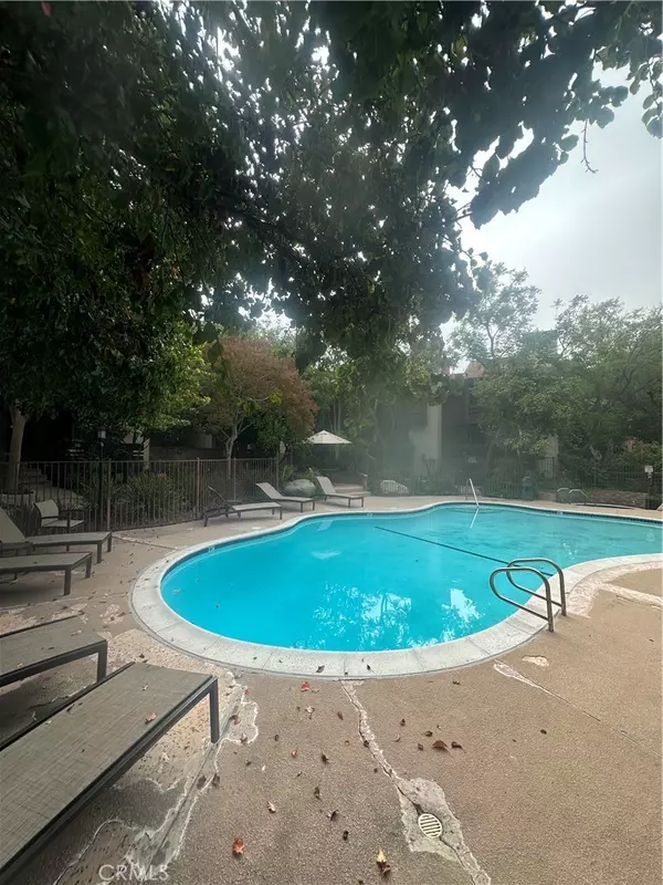 Woodland Hills, CA 91367,21931 Burbank #46