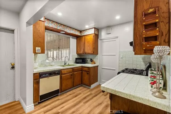 Compton, CA 90220,957 W Myrrh