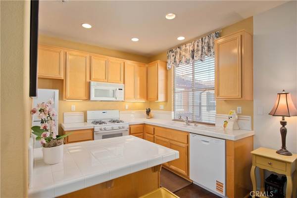 Valencia, CA 91354,28254 Canterbury CT