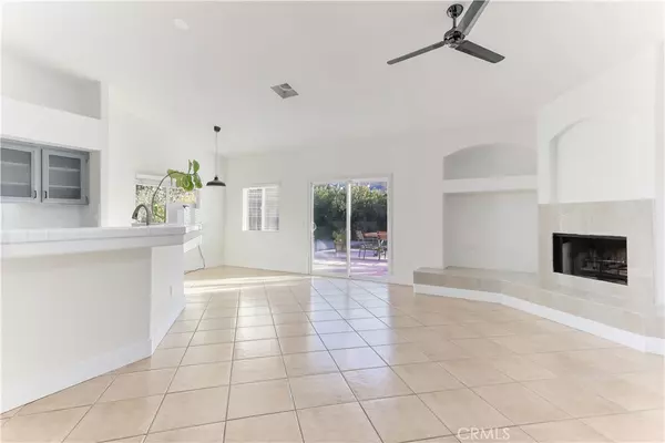 Lancaster, CA 93536,2011 W Avenue J5