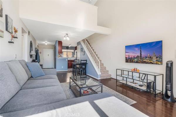 Woodland Hills, CA 91367,5565 Canoga AVE #309