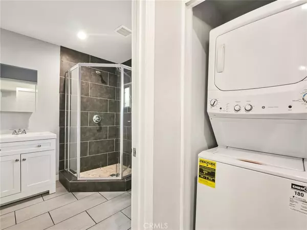 Northridge, CA 91325,8828 Chimineas AVE