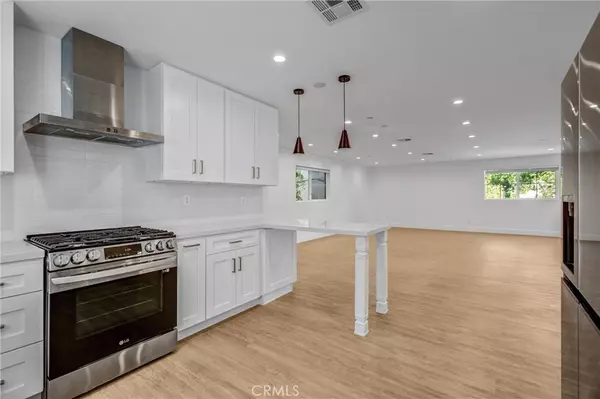 Sherman Oaks, CA 91411,5248 Segals WAY