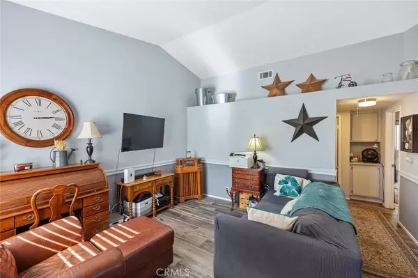 Saugus, CA 91390,28123 Seco Canyon #94