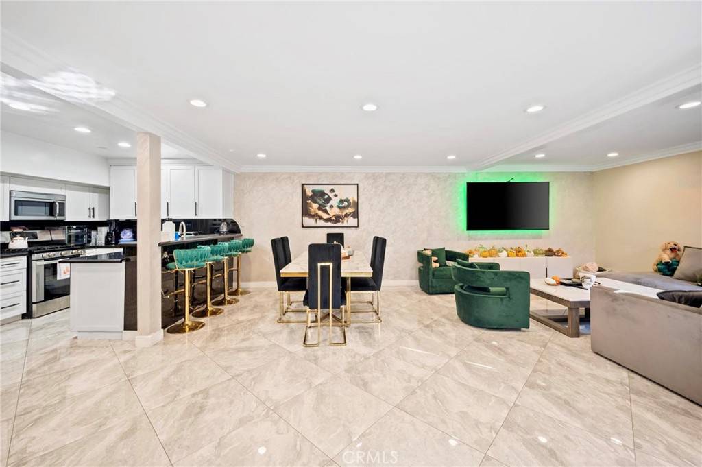 Panorama City, CA 91402,7924 Woodman AVE #78