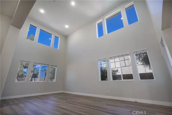 Palmdale, CA 93551,40271 Preston