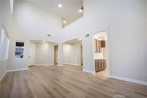 Palmdale, CA 93551,40271 Preston