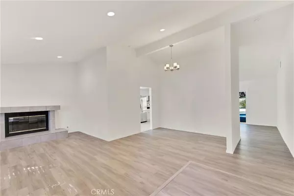 Chatsworth, CA 91311,22055 Ballinger ST