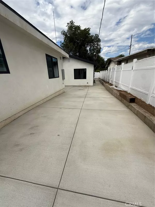 Sylmar, CA 91342,13342 & 13344 Hubbard ST