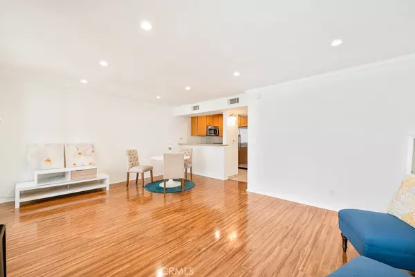 Encino, CA 91316,5325 Newcastle AVE #130