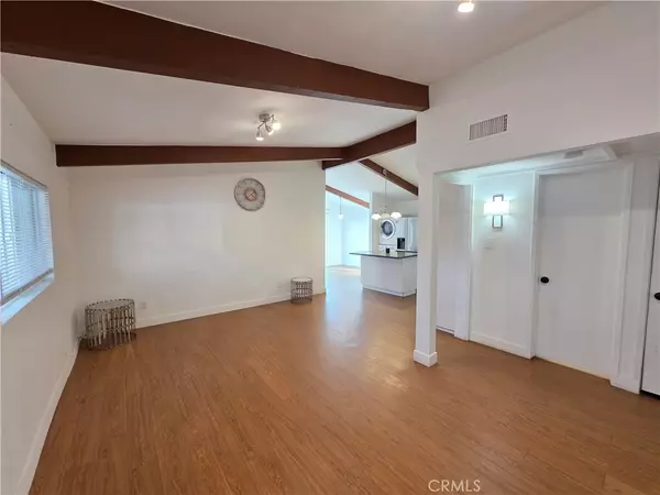 Reseda, CA 91335,6423 Wilbur