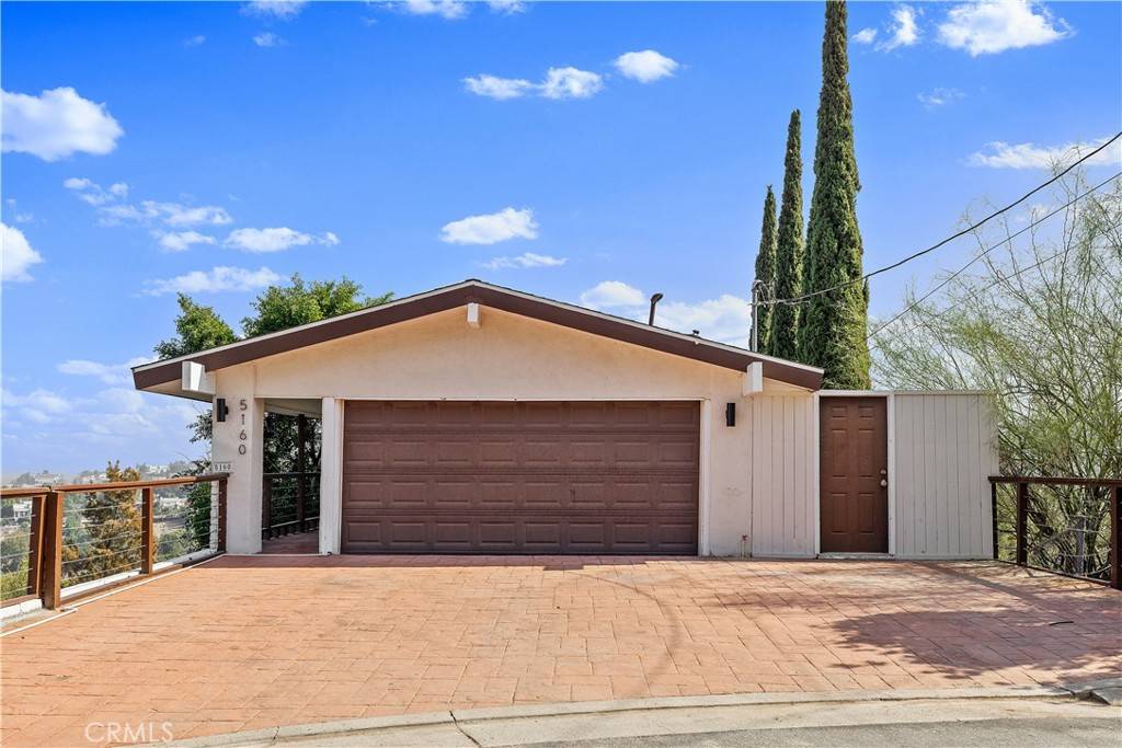 Woodland Hills, CA 91364,5160 Medina RD