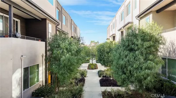 Northridge, CA 91325,18447 W Mural