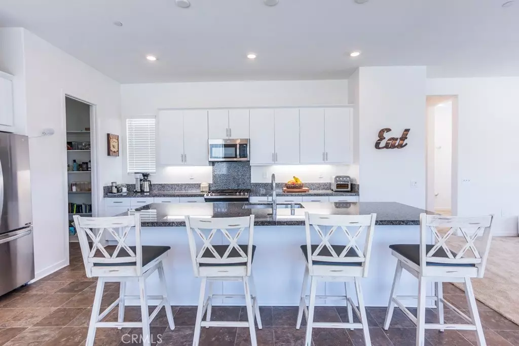 Valencia, CA 91381,27504 Illumination CT