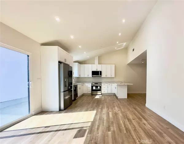 Van Nuys, CA 91406,15952 Cohasset ST