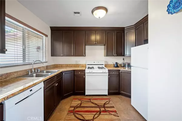 Sherman Oaks, CA 91403,14934 Dickens #19