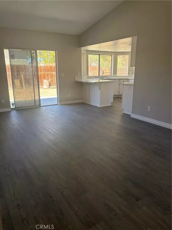 37543 Royal CT, Palmdale, CA 93552