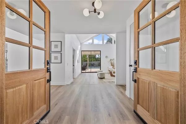 Chatsworth, CA 91311,21108 Mayall