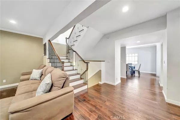 Woodland Hills, CA 91367,24420 Victory #5