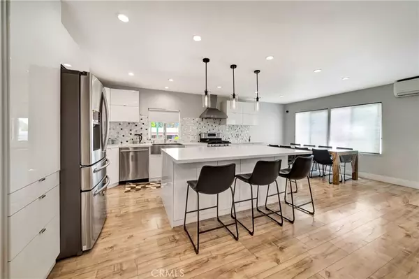 Calabasas, CA 91302,23777 Mulholland Hwy #153