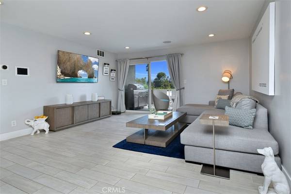 Sherman Oaks, CA 91423,13543 Moorpark ST #15