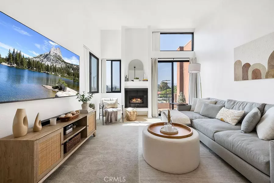 7826 Topanga Canyon BLVD #301, Canoga Park, CA 91304