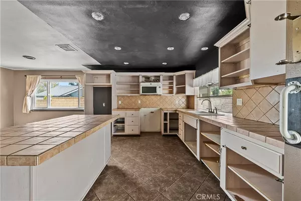 Valencia, CA 91354,27139 Vista Encantada