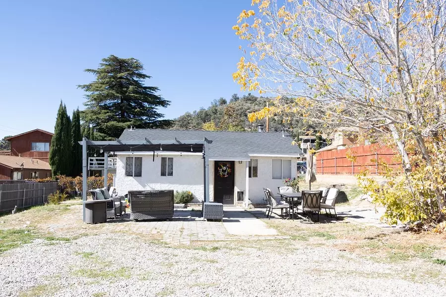 4200 Maple Trail, Frazier Park, CA 93225