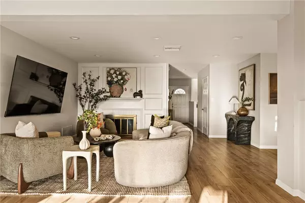 Burbank, CA 91504,1819 Richard ST