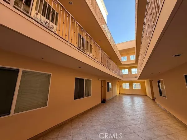 Van Nuys, CA 91405,13525 Vanowen ST #102