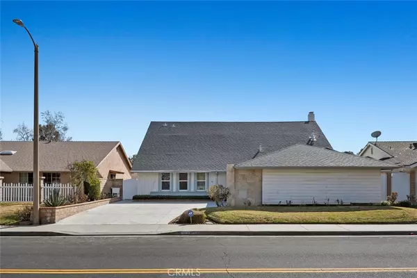 Valencia, CA 91355,23850 Via Jacara