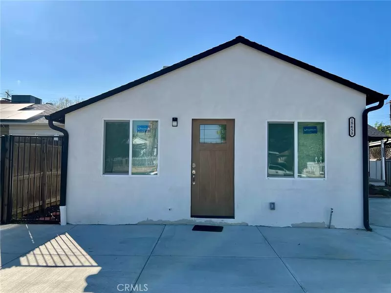 18658 Runnymede St., Reseda, CA 91335